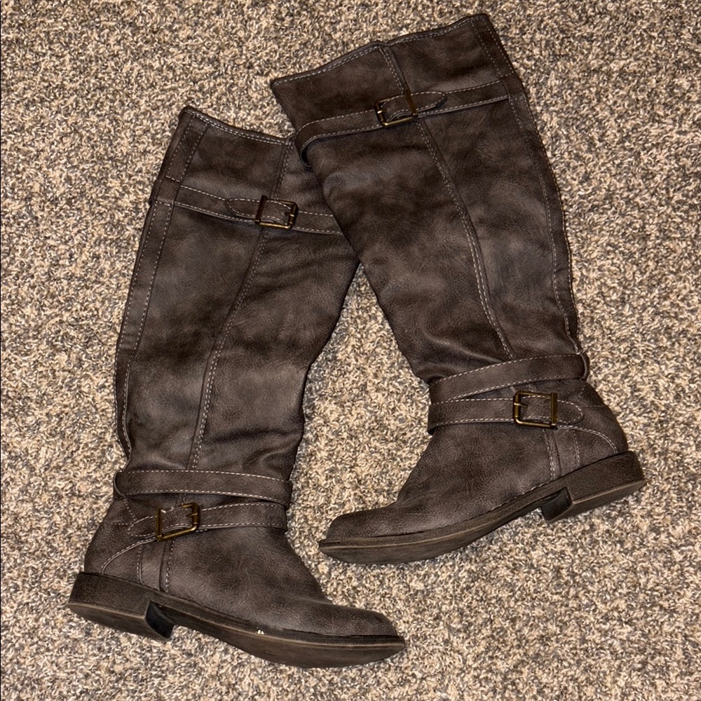 Stylish Gray Knee-High Boots